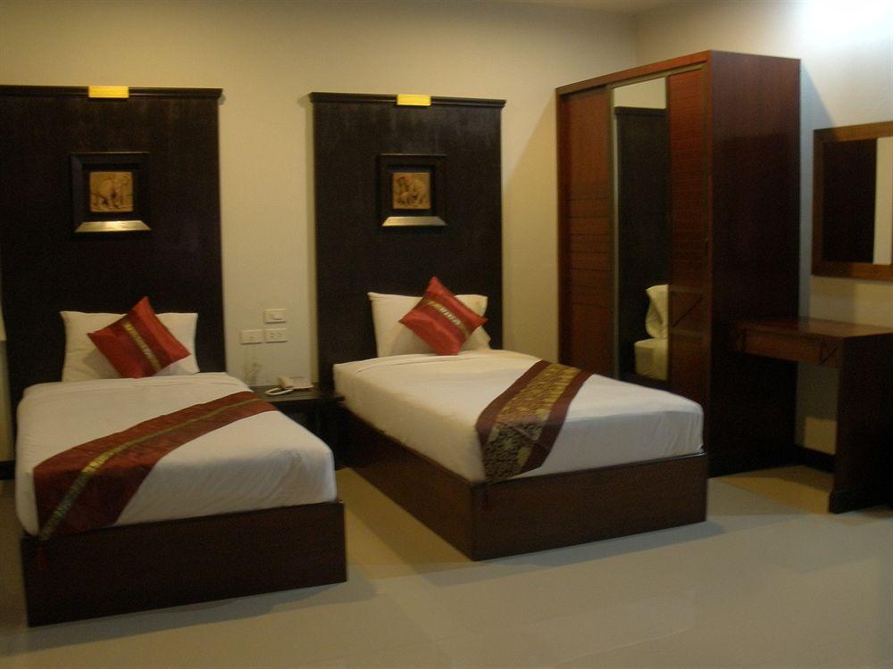 Appartamento C.A.P Mansion Phuket Esterno foto