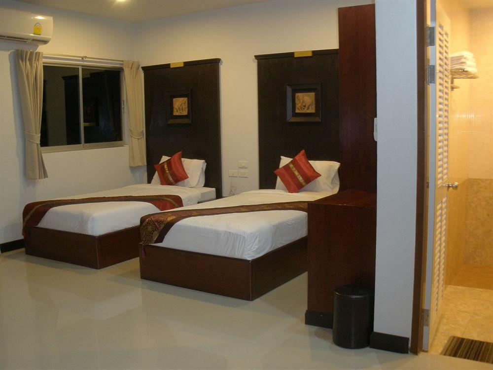Appartamento C.A.P Mansion Phuket Esterno foto
