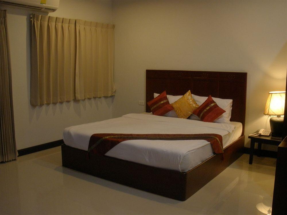 Appartamento C.A.P Mansion Phuket Esterno foto