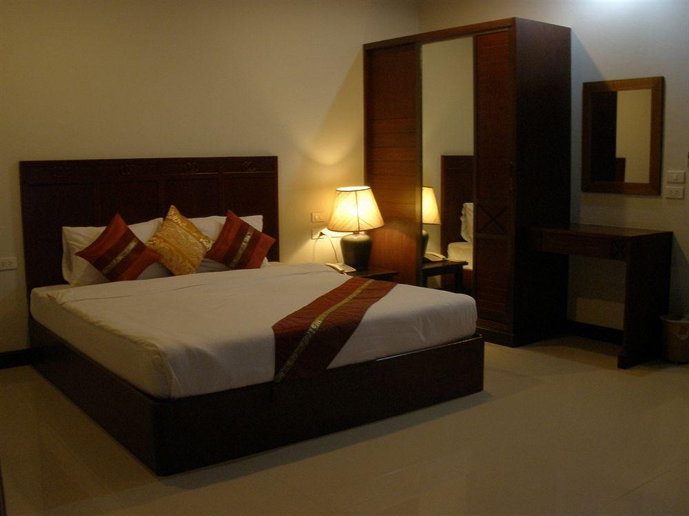 Appartamento C.A.P Mansion Phuket Esterno foto