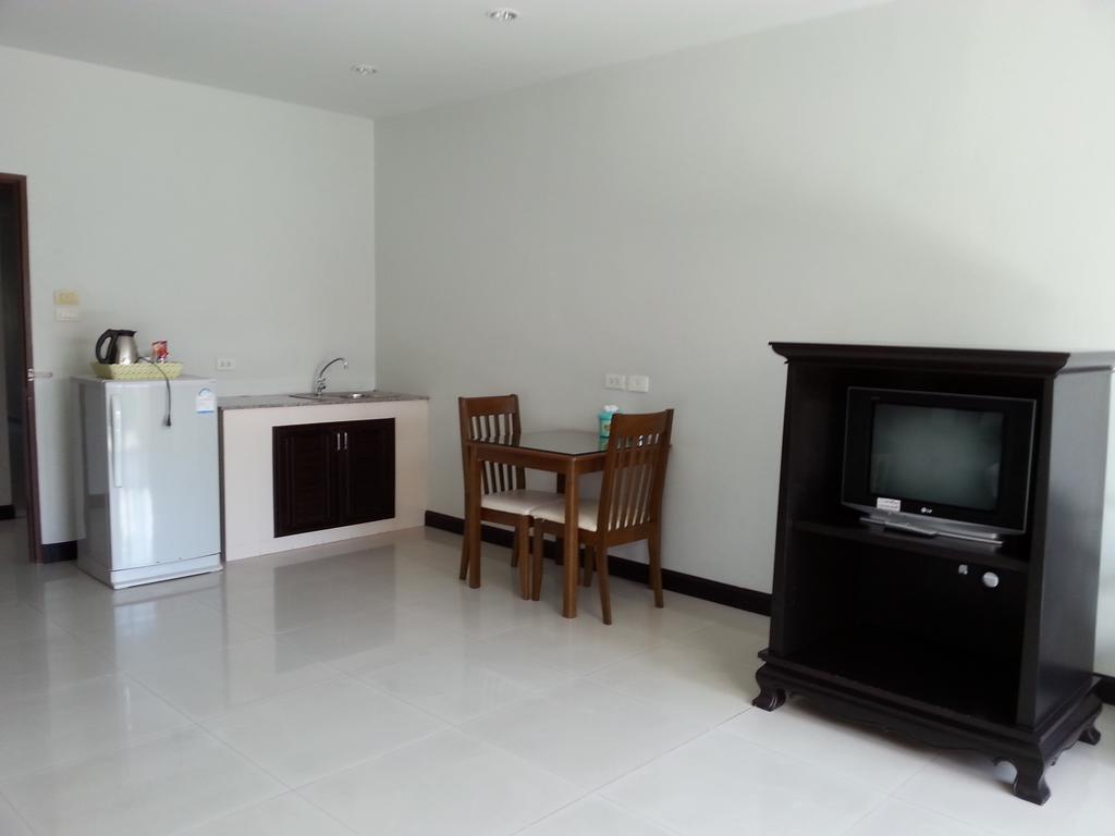 Appartamento C.A.P Mansion Phuket Esterno foto